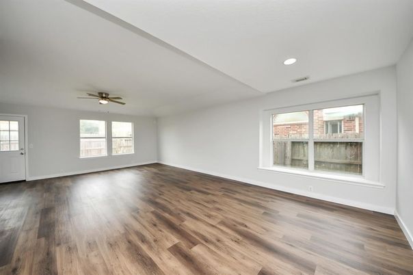 Empty room, Interior, Recessed Lighting, Wood Texture Flooring