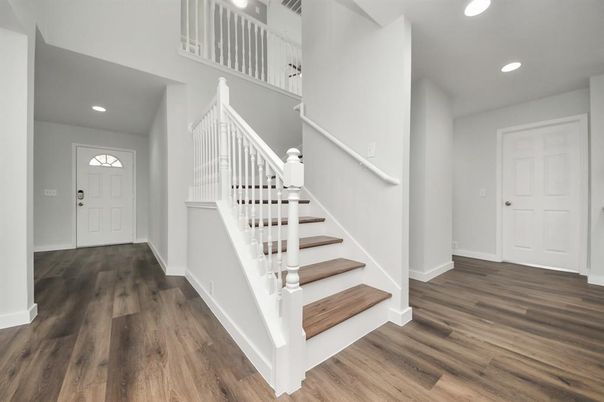 Interior, Recessed Lighting, Wood Texture Flooring