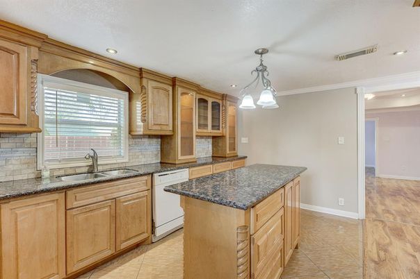 Interior, Kitchen, Pendant Lights, Recessed Lighting, Wood Texture Flooring