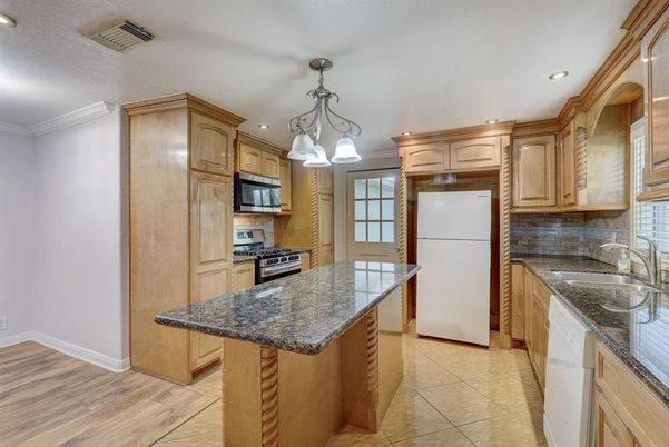 Chandelier, Interior, Kitchen, Pendant Lights, Recessed Lighting, Wood Texture Flooring
