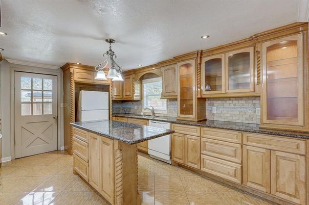 Interior, Kitchen, Pendant Lights, Recessed Lighting