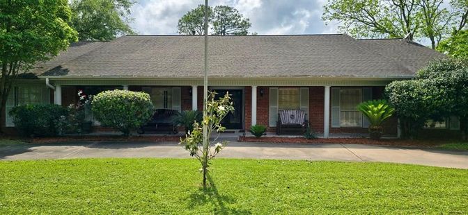 Backyard, Exterior, Facade, Brick Facade, Cape Cod