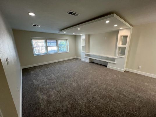 Empty room, Interior, Recessed Lighting