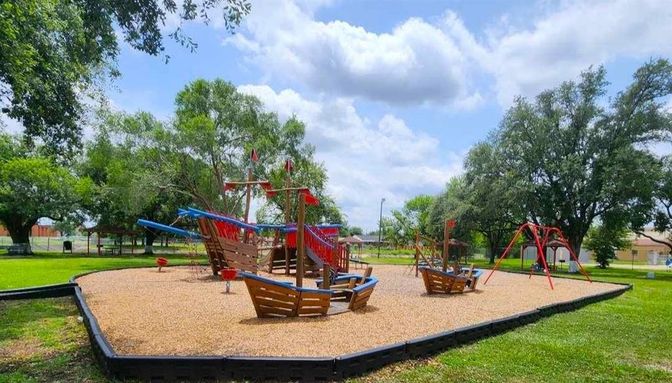 Backyard, Exterior, Playground