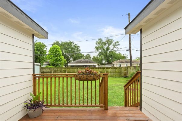 Backyard, Exterior