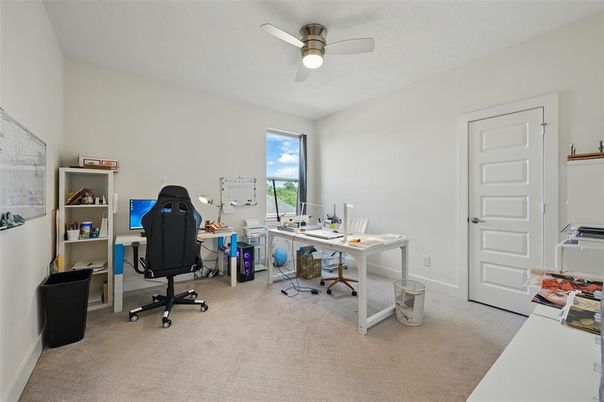 Home Office, Interior