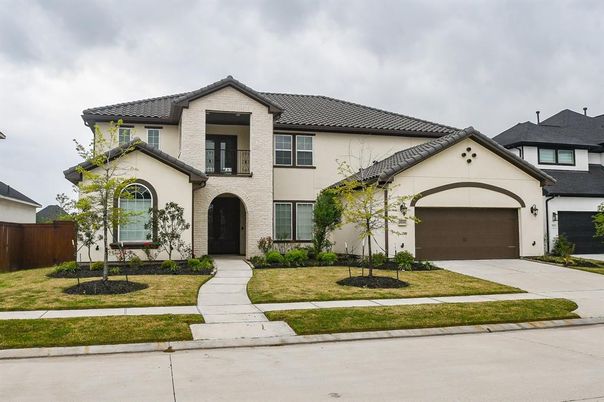 Attached, Exterior, Facade, Spanish Mediterranean