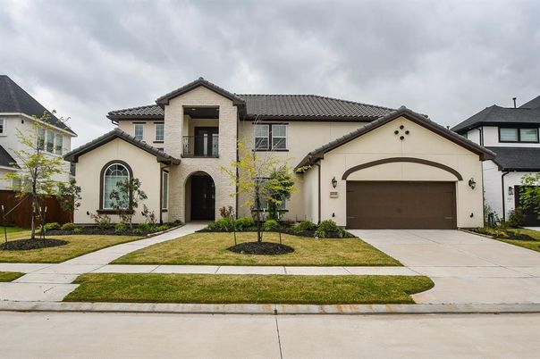 Attached, Exterior, Facade, Spanish Mediterranean