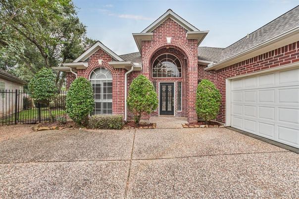 Attached, Exterior, Facade, Brick Facade, Brick Traditional