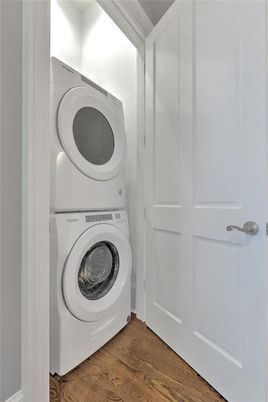 Interior, Utility Closets, Washer, Wood Texture Flooring