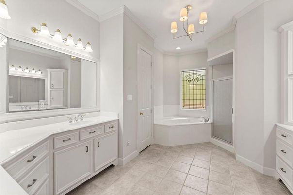 Bathroom, Interior, Recessed Lighting
