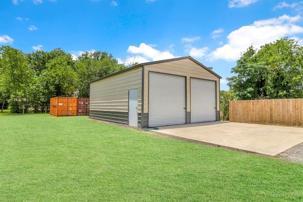 Backyard, Detached Garage, Exterior