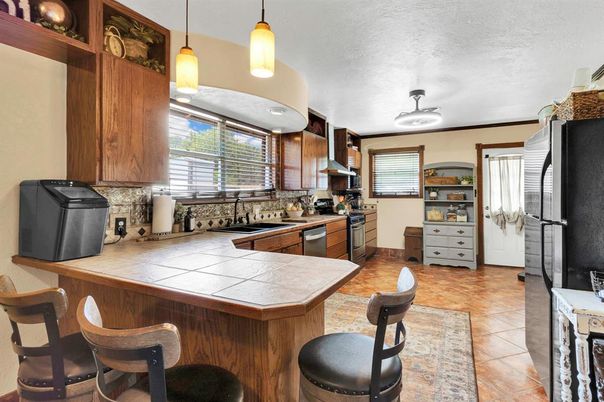 Interior, Kitchen, Pendant Lights, Tile Countertops