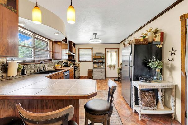 Interior, Kitchen, Pendant Lights, Tile Countertops