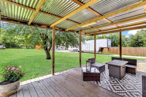 Backyard, Exterior
