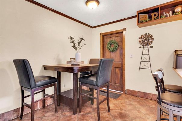 Dining room, Interior