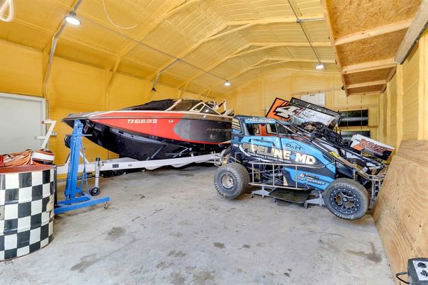 Garage, Interior