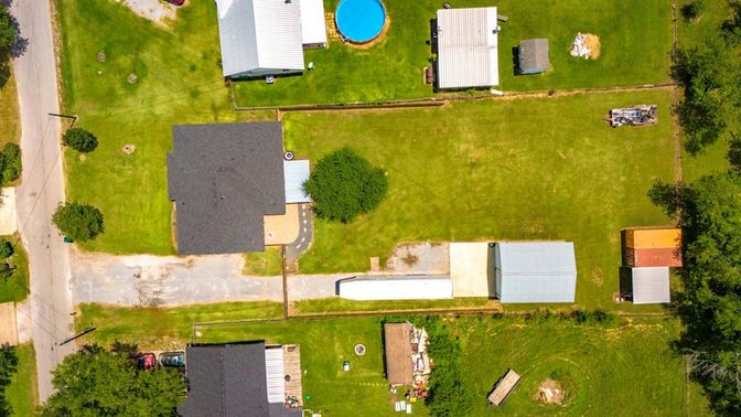 Exterior, Drone