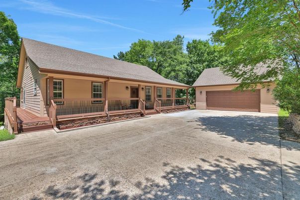 Attached, Detached Garage, Exterior, Facade, Cape Cod