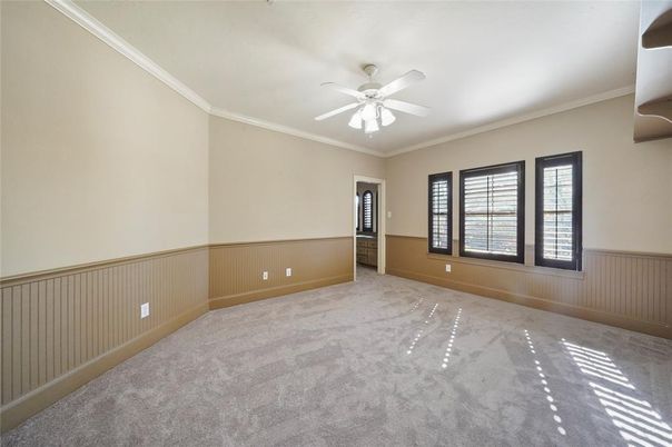 Empty room, Interior
