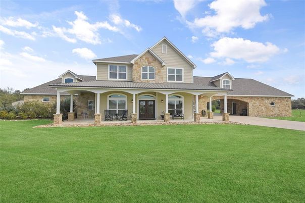 Backyard, Exterior, Facade, Farmhouse