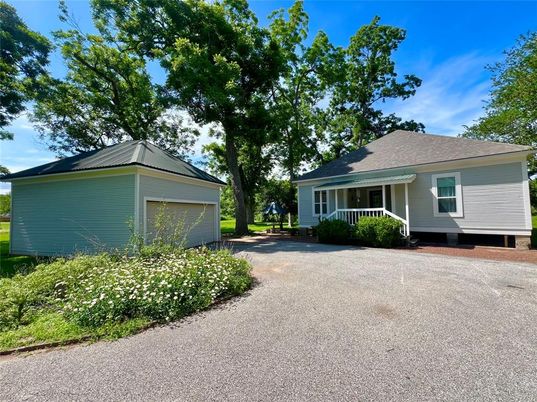 Backyard, Detached Garage, Exterior