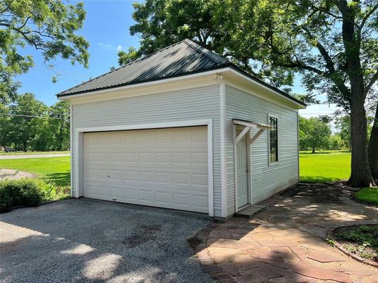 Detached Garage, Exterior