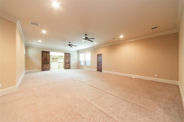 Empty room, Interior, Recessed Lighting