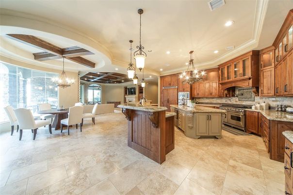 Chandelier, Dining room, Interior, Kitchen, Pendant Lights, Recessed Lighting, Stainless Steel Appliances, Wooden Beams