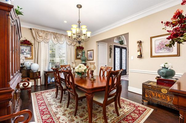 Chandelier, Dining room, Interior, Recessed Lighting, Wood Texture Flooring
