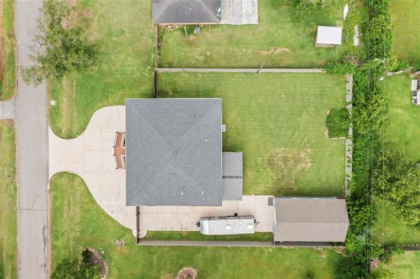 Exterior, Drone