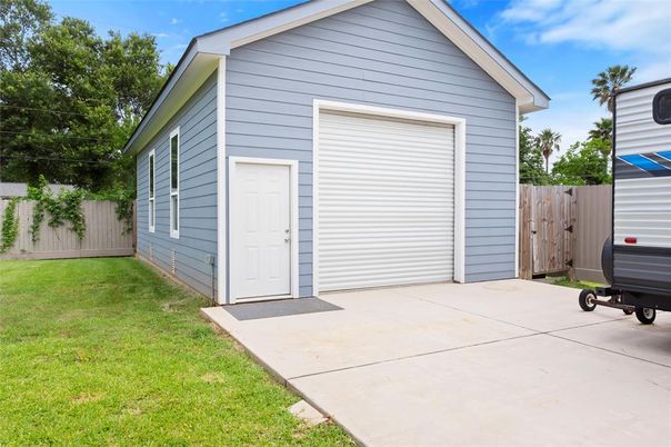 Backyard, Detached Garage, Exterior