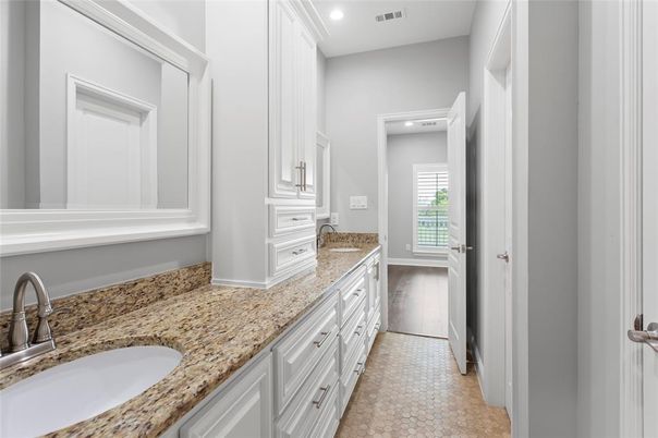 Bathroom, Dual Sink Vanities, Interior, Recessed Lighting