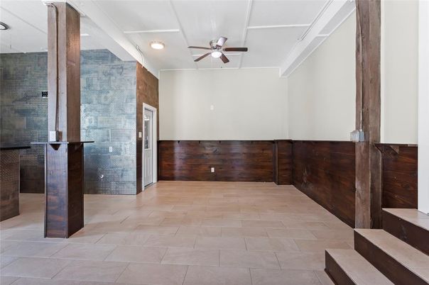 Empty room, Interior, Recessed Lighting, Wooden Walls