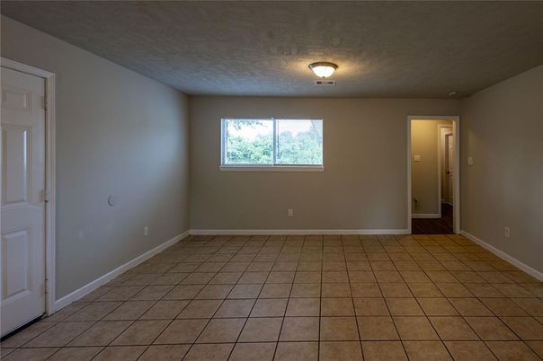 Empty room, Interior