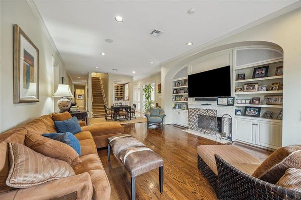 Dining room, Interior, Living room, Recessed Lighting, Wood Texture Flooring