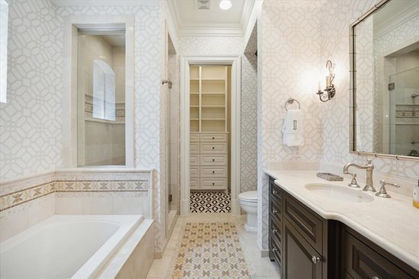 Bathroom, Interior, Recessed Lighting