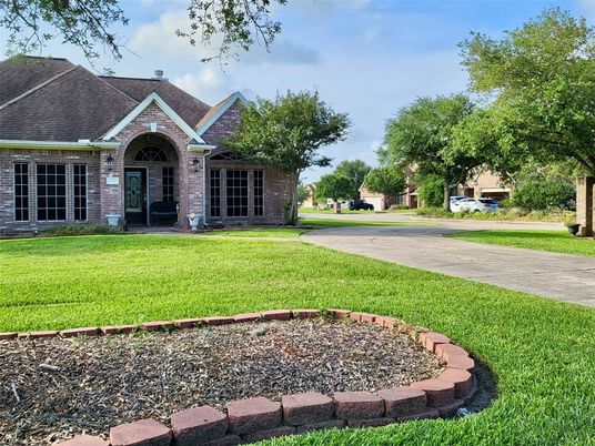 Backyard, Exterior, Facade, Brick Facade, French Provincial