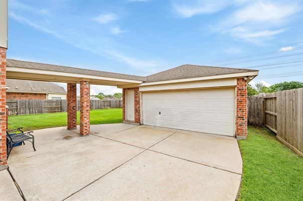 Detached Garage, Exterior