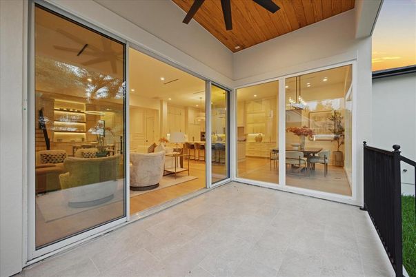 Dining room, Interior, Recessed Lighting, Wooden Ceilings