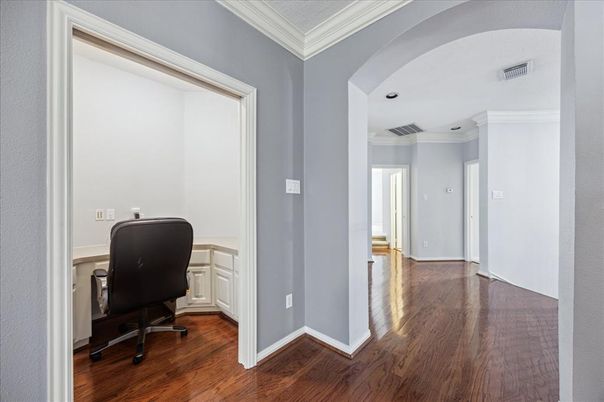 Home Office, Interior, Recessed Lighting, Wood Texture Flooring