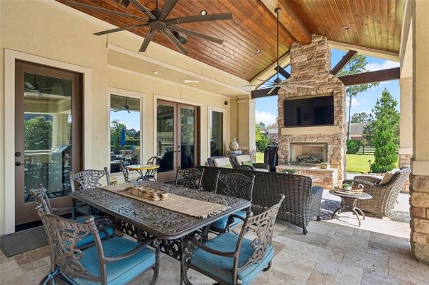 Exterior, Fireplace