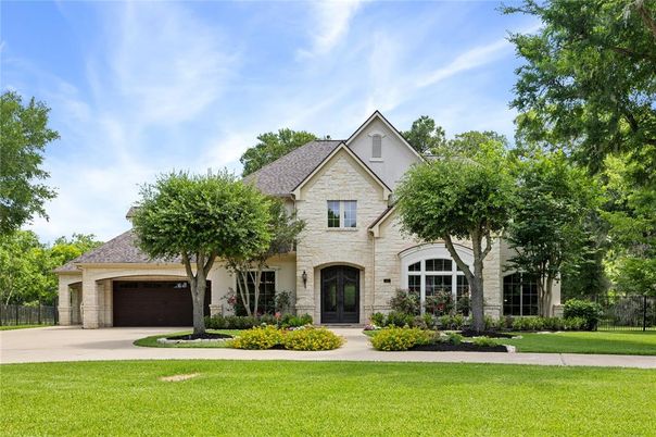 Attached, Backyard, Exterior, Facade, French Provincial