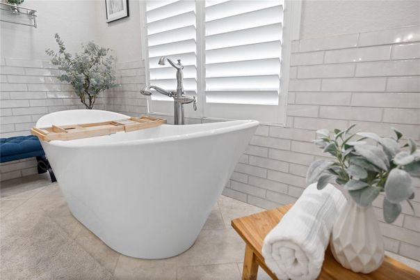 Bathroom, Free Standing Baths, Interior