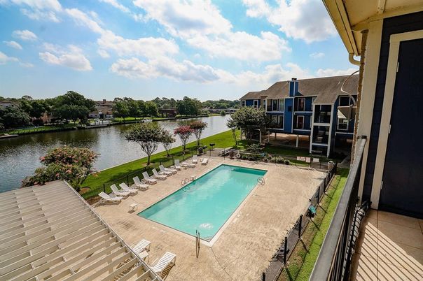 Exterior, Pool, Water