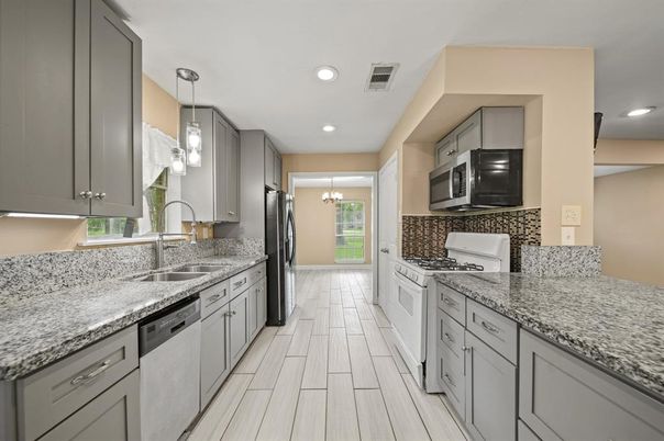 Interior, Kitchen, Pendant Lights, Recessed Lighting