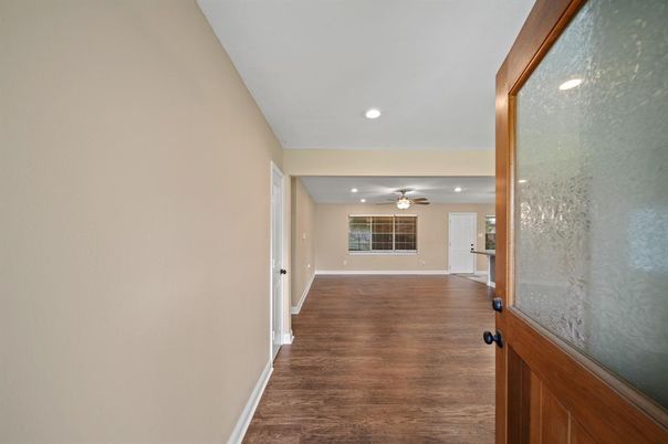 Interior, Recessed Lighting, Wood Texture Flooring