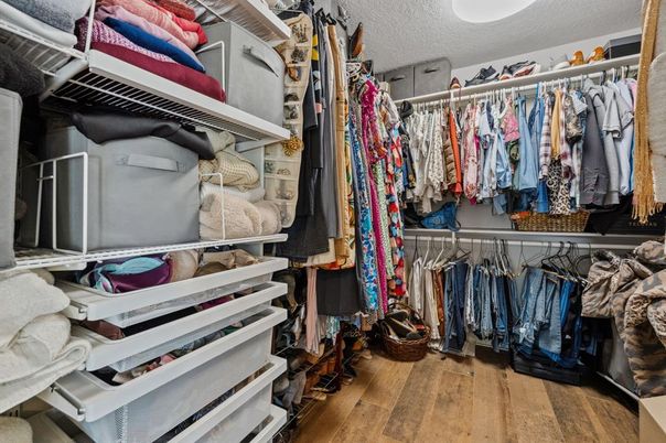 Interior, Walk-in Closets, Wood Texture Flooring