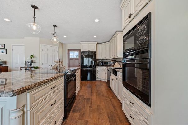 Interior, Kitchen, Pendant Lights, Recessed Lighting, Wood Texture Flooring