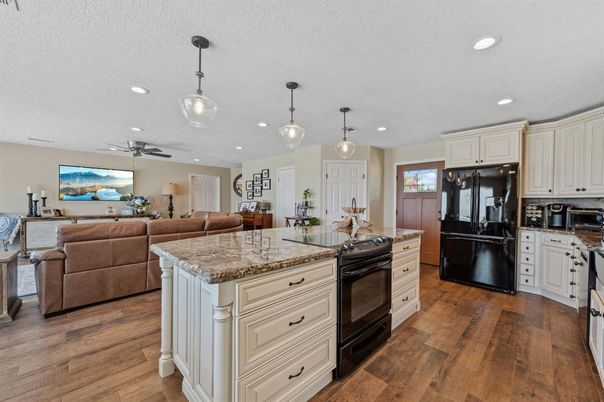 Interior, Kitchen, Living room, Pendant Lights, Recessed Lighting, Wood Texture Flooring